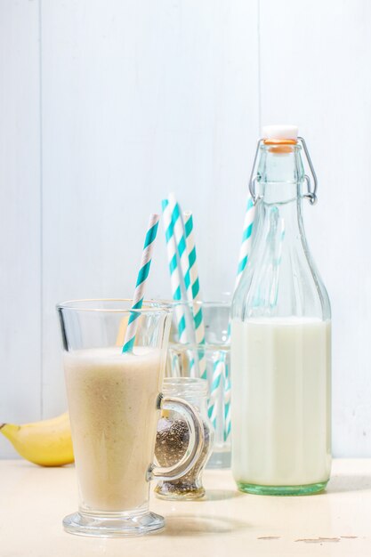 Batido de banana com leite