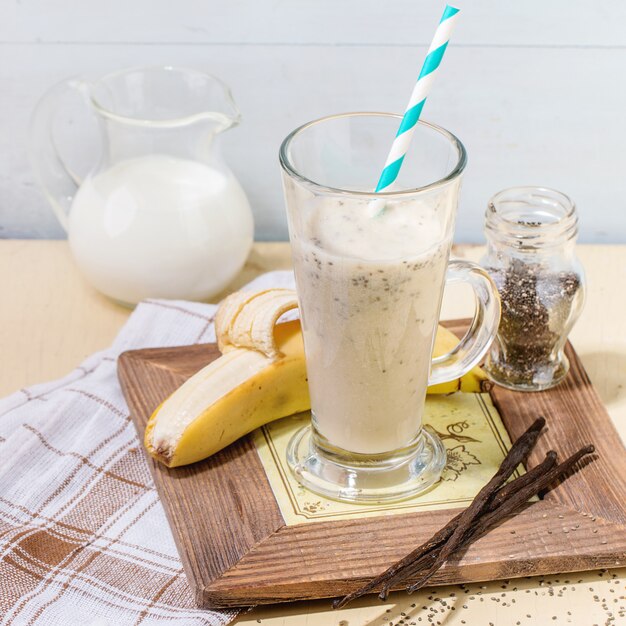 Batido de banana e leite