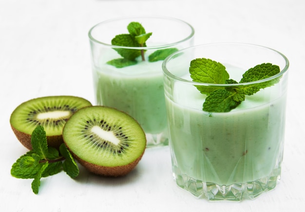 Batido de kiwi em vidro