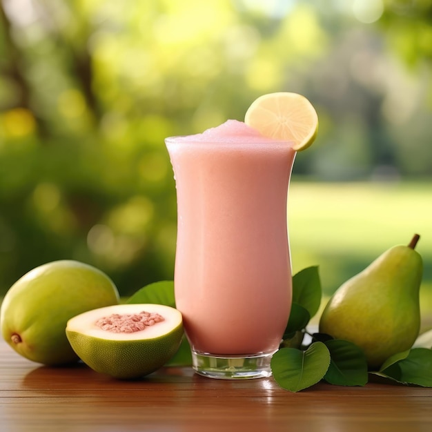 Foto batido de guayaba con fondo de jardín