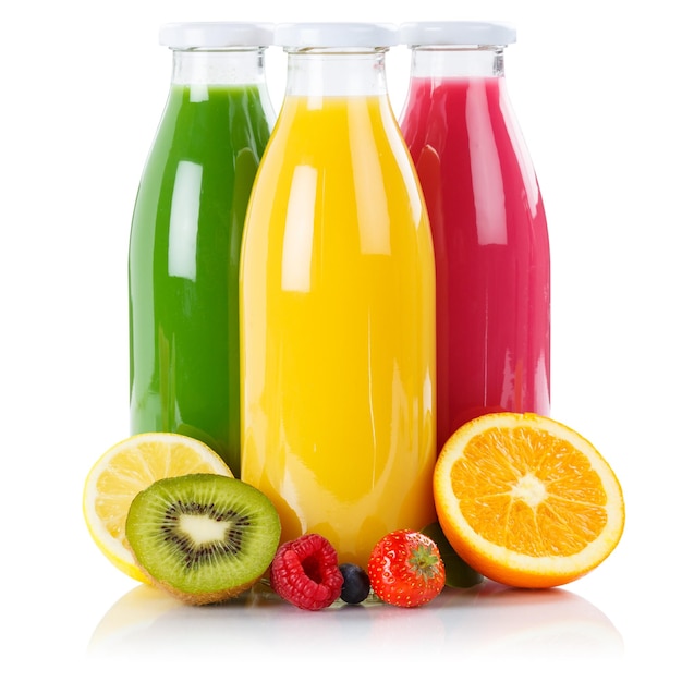 Foto batido de jugo de frutas batidos de frutas en botella cuadrada aislada