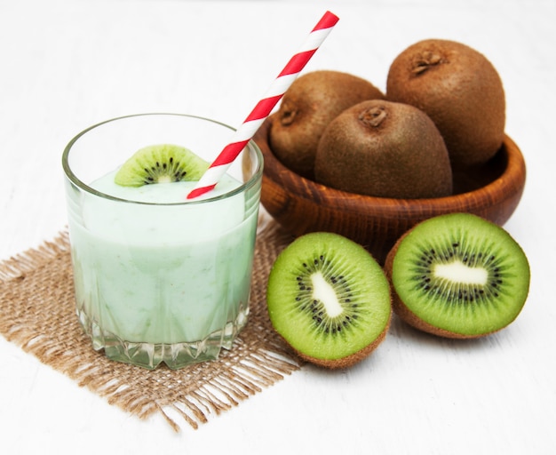 Batido De Kiwi En Vidrio