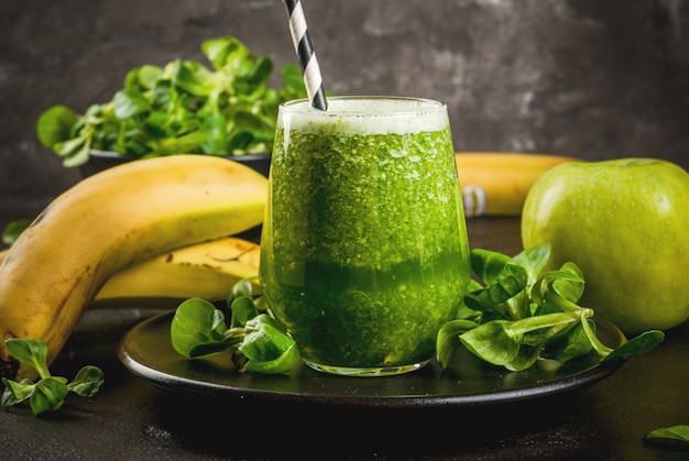 Batido verde de vegetales y frutas