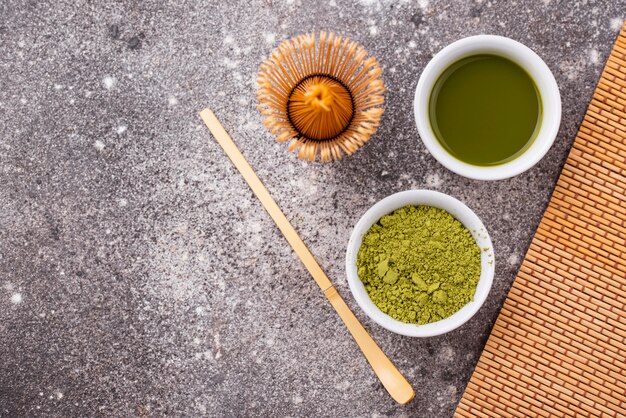 Batidor de té y bambú Matcha