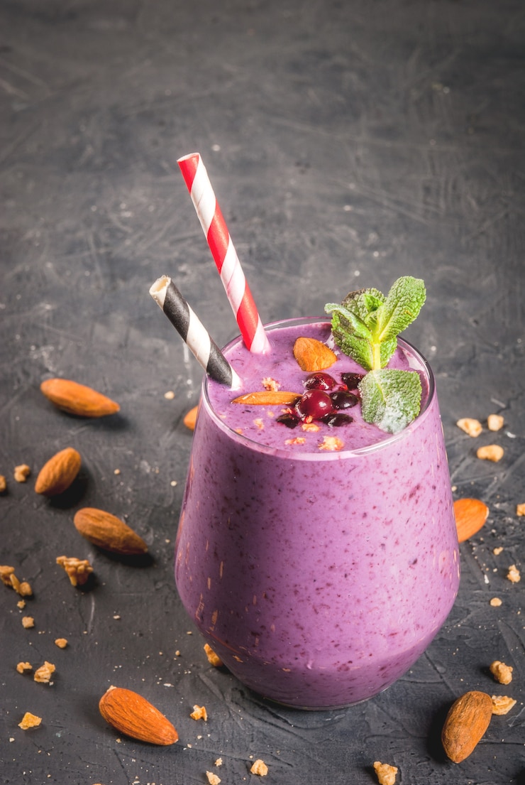 Foto batidos de bayas con granola