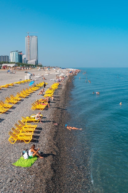 Batumi Georgia 30. August 2022 Menschen entspannen sich am Strand in Batumi