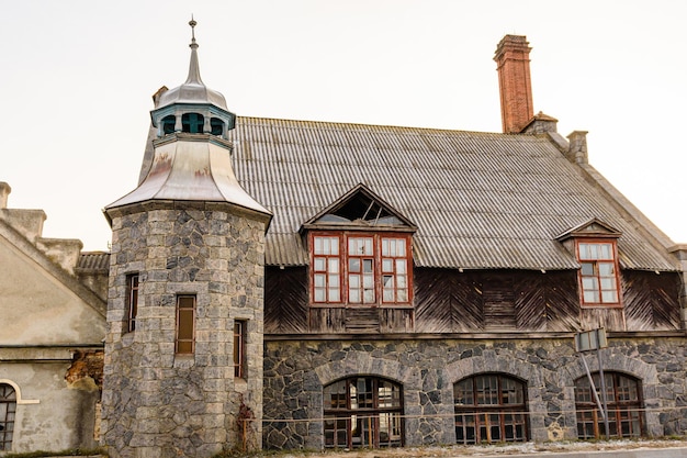 Bau der alten Wassermühle in Nemirov, Ukraine