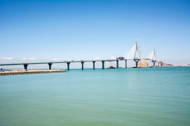 Bau der neuen Brücke in Cadiz Spanien