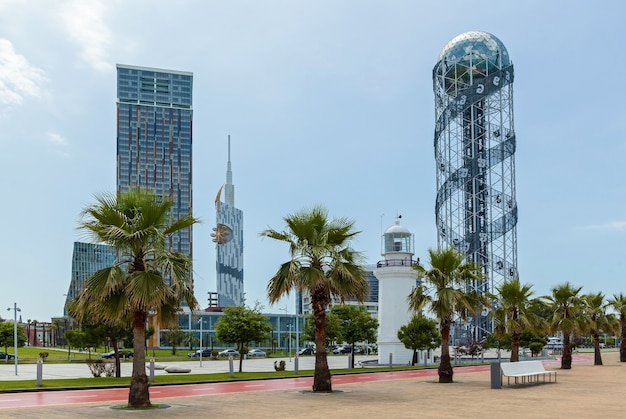 Bau des Batumi Technological University Tower Alphabet in Batumi Georgia in den letzten Jahren