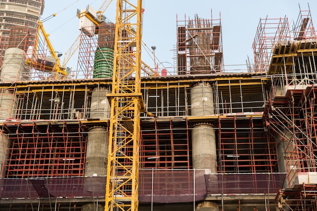 Bau-, Entwicklungs-, Architektur-, Industrie- und Ingenieurkonzept - Bau eines Wolkenkratzers in der Stadt Dubai
