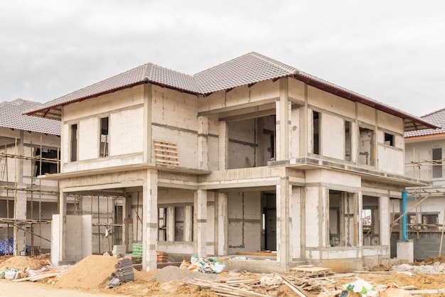 Bau neues Wohnhaus im Gange auf der Baustelle Wohnsiedlung Entwicklung