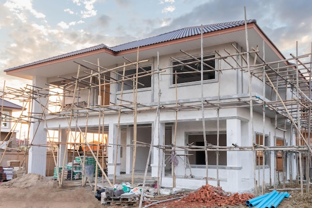 Bau neues Wohnhaus im Gange auf der Baustelle Wohnsiedlung Entwicklung