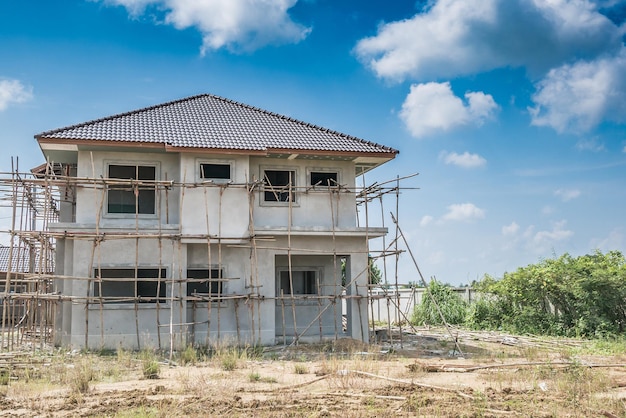 Bau neues Wohnhaus im Gange auf der Baustelle