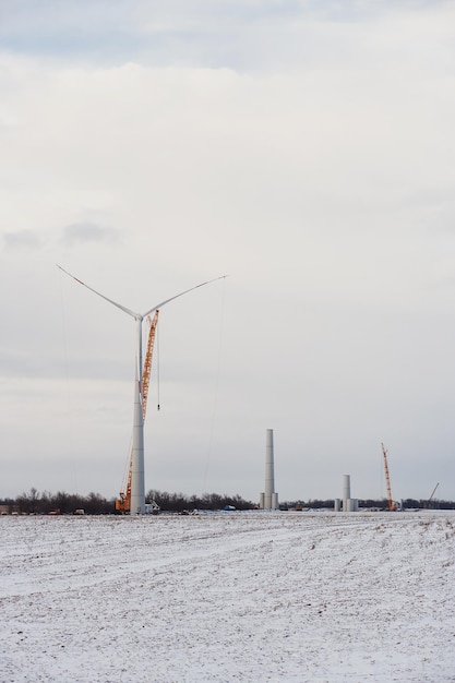 Bau von Windstromgeneratoren auf den Winterfeldern