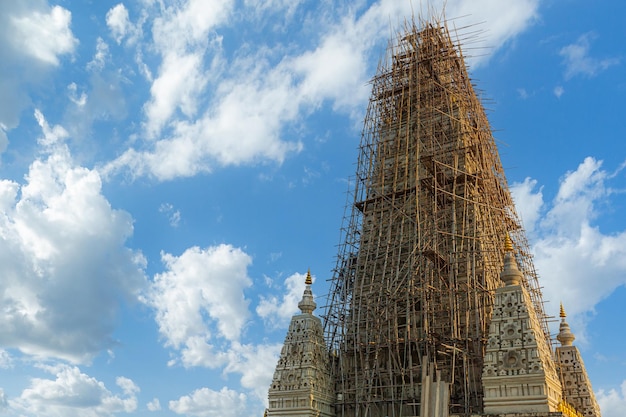 BauarbeitenPagodenbauDer Bau der Pagode im Tempel