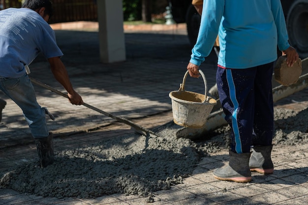 Bauarbeiter Baueisen Beton und Ausrüstung