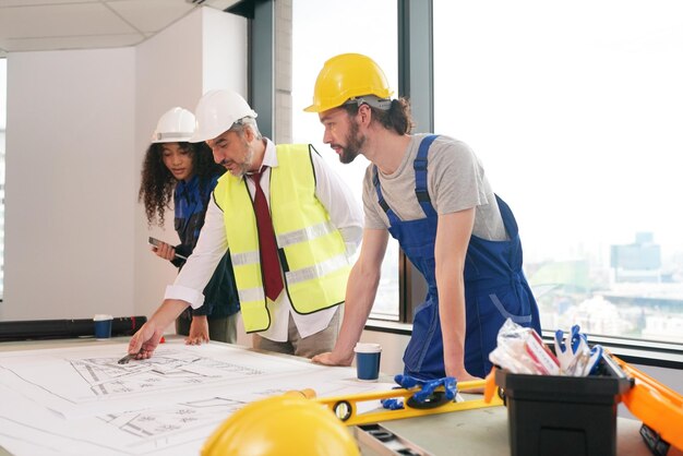 Baumeister auf der Baustelle