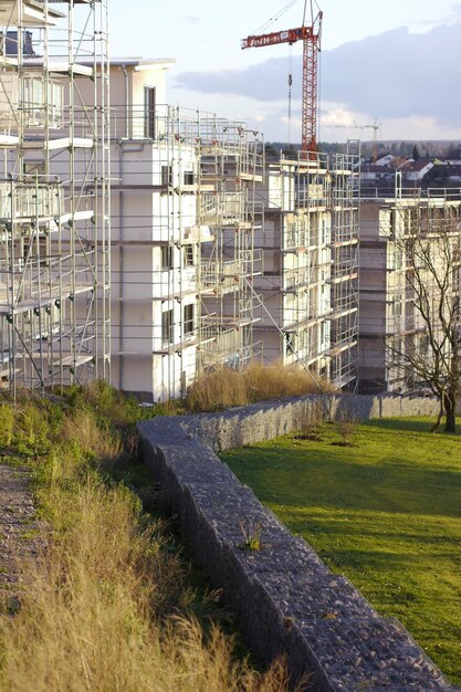 Foto baustelle in der stadt gegen den himmel