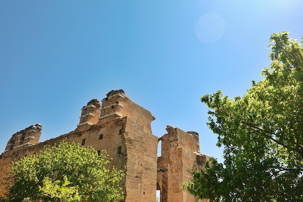 Bazilica vermelha da cidade antiga Bergama na Turquia