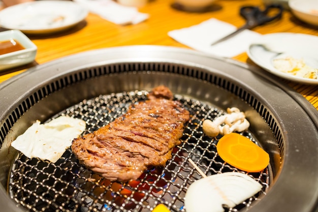 BBQ de estilo japonés en un restaurante