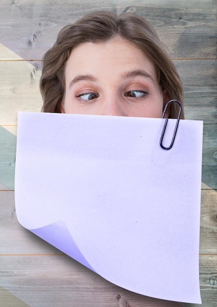 Foto beachten sie, dass das gesicht der frau bedeckt ist