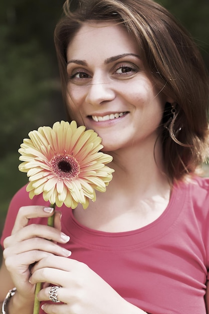 Beaituful Frau mit Gerber