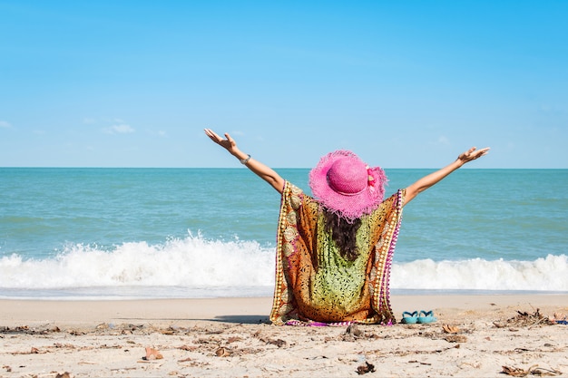 Beauty Frauen glücklich am Strand