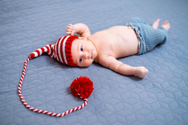 Bebé de dos meses con sombrero