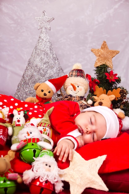 Bebé recién nacido de navidad