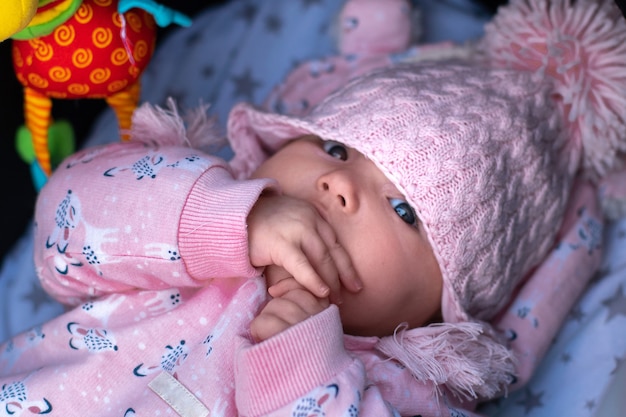 Foto bebezinha linda com olhos azuis