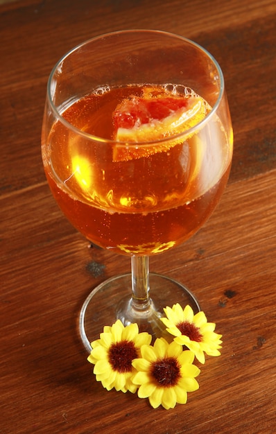 bebida cocktail com laranja