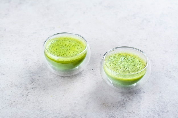 Bebida de chá verde matcha