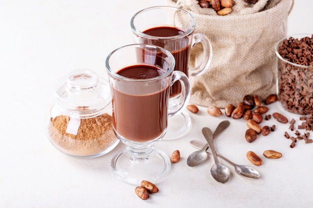 Bebida de chocolate quente caseiro