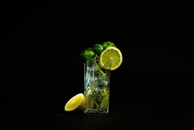 bebida fresca con citricos