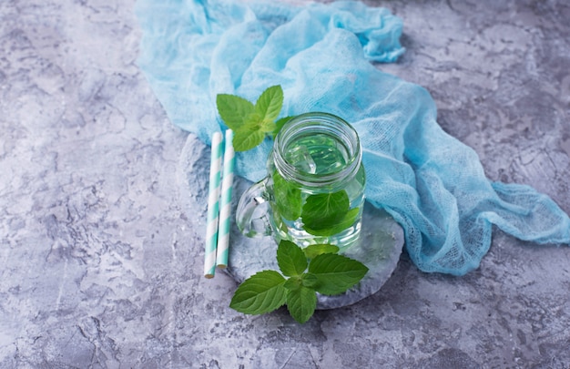 Foto bebida de menta fresca de verano