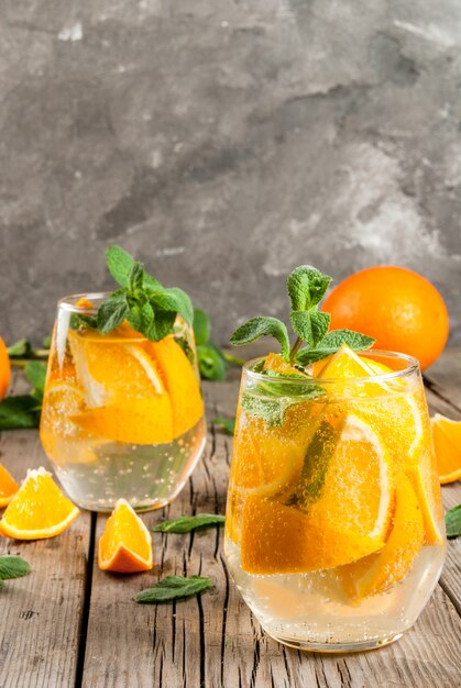 Bebida refrescante de verano de naranja