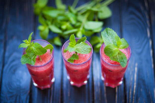 Bebida de sandía con menta