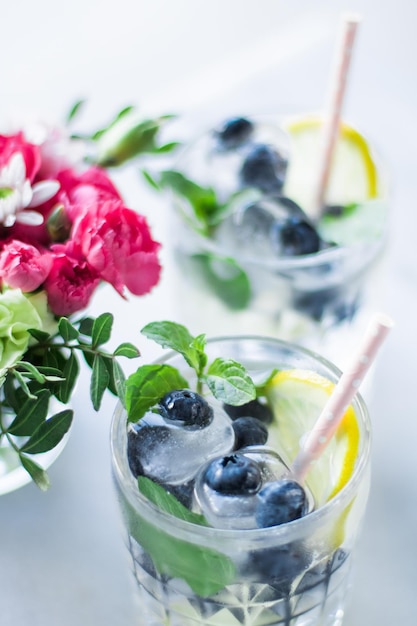 Bebidas para coquetéis de bebidas de festa em casa e conceito de celebração