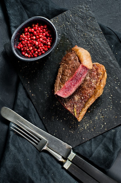 Beef Rumpsteak geröstet selten.