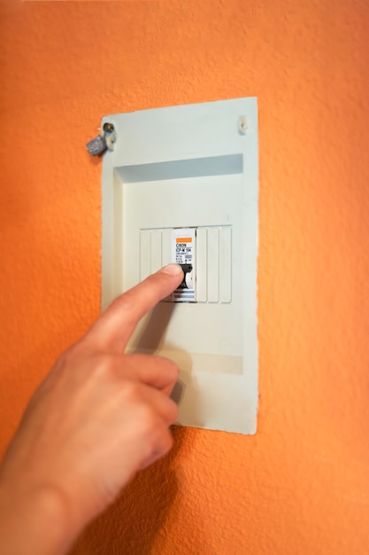 Befehl zum Abschalten der allgemeinen Stromversorgung des Hauses oder des Unternehmens, Konzept zur Energieeinsparung