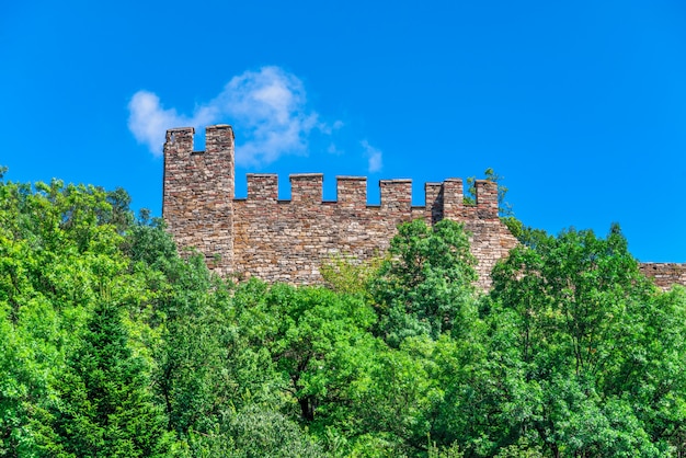 Befestigungsmauern der Festung Zarewet in Veliko Tarnovo, Bulgarien