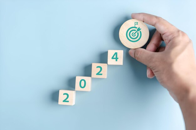 Beginn des neuen Jahres mit Ehrgeiz 2024 und Countdown frohe Weihnachten und frohes neues Jahr Planung und Herausforderung Strategie im neuen Jahr 2024 Konzept