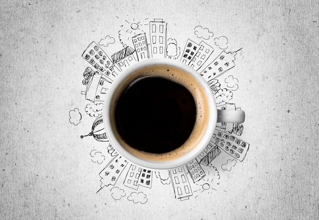 Begriffsbild von Tasse Kaffee und modernem Stadtkonzept