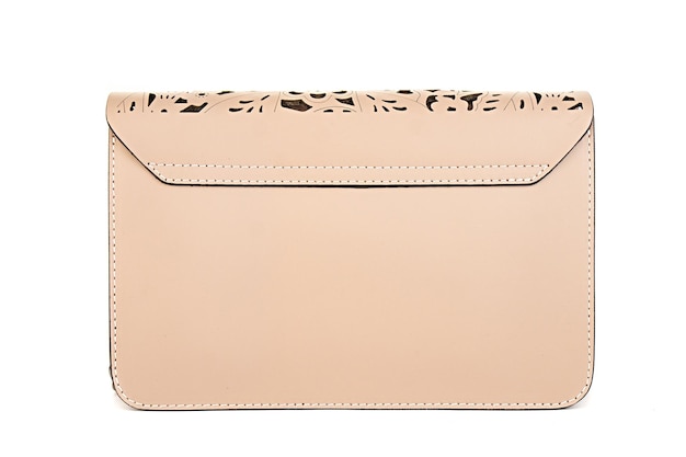 Beige Ledertasche isoliert auf weißem Hintergrund Minimalistische Geldbörse Handtasche