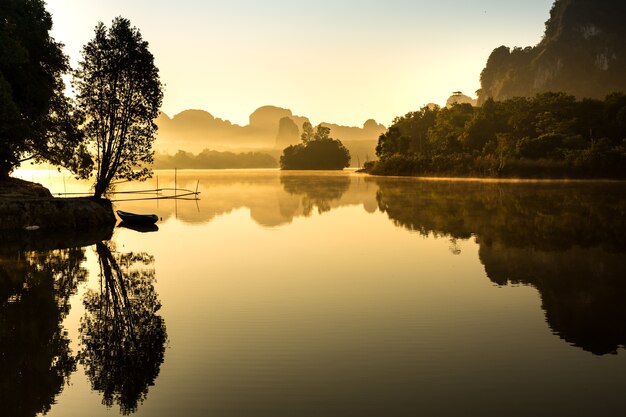 Beira do Lago de Verão