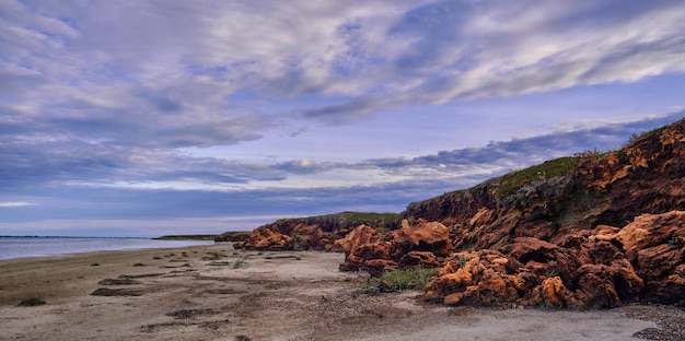 Beira-mar na maré baixa