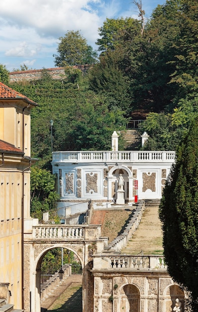 Bela arquitetura medieval Villa della Regina na Itália