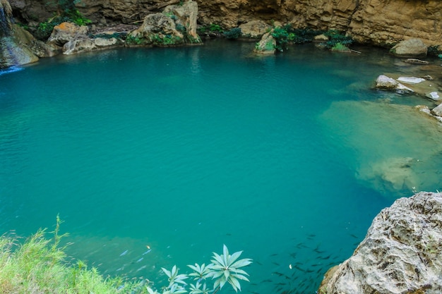 Bela cachoeira Koh Luang Cachoeira no Mae Ping National Park, distrito de Li, Lamphun na Tailândia