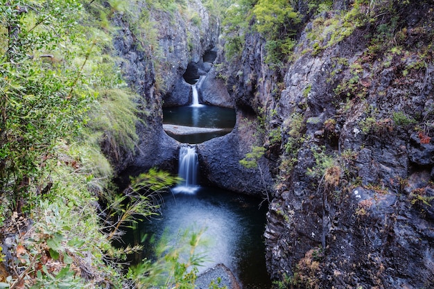 Bela cachoeira no chile, américa do sul.