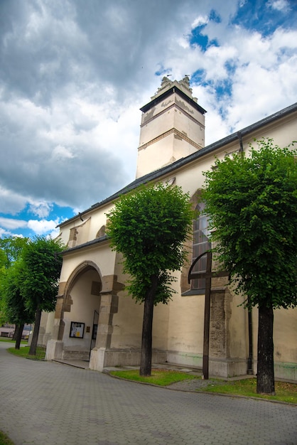 Bela cidade histórica Kezmarok na Eslováquia, Europa.